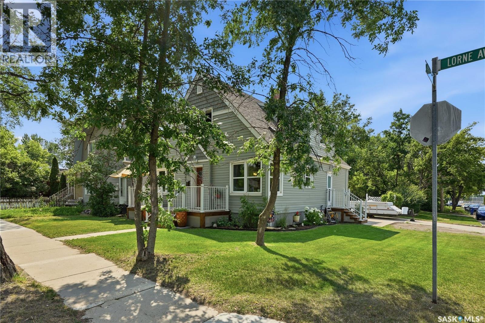 1502 Lorne Avenue, Saskatoon, SK - Outdoor