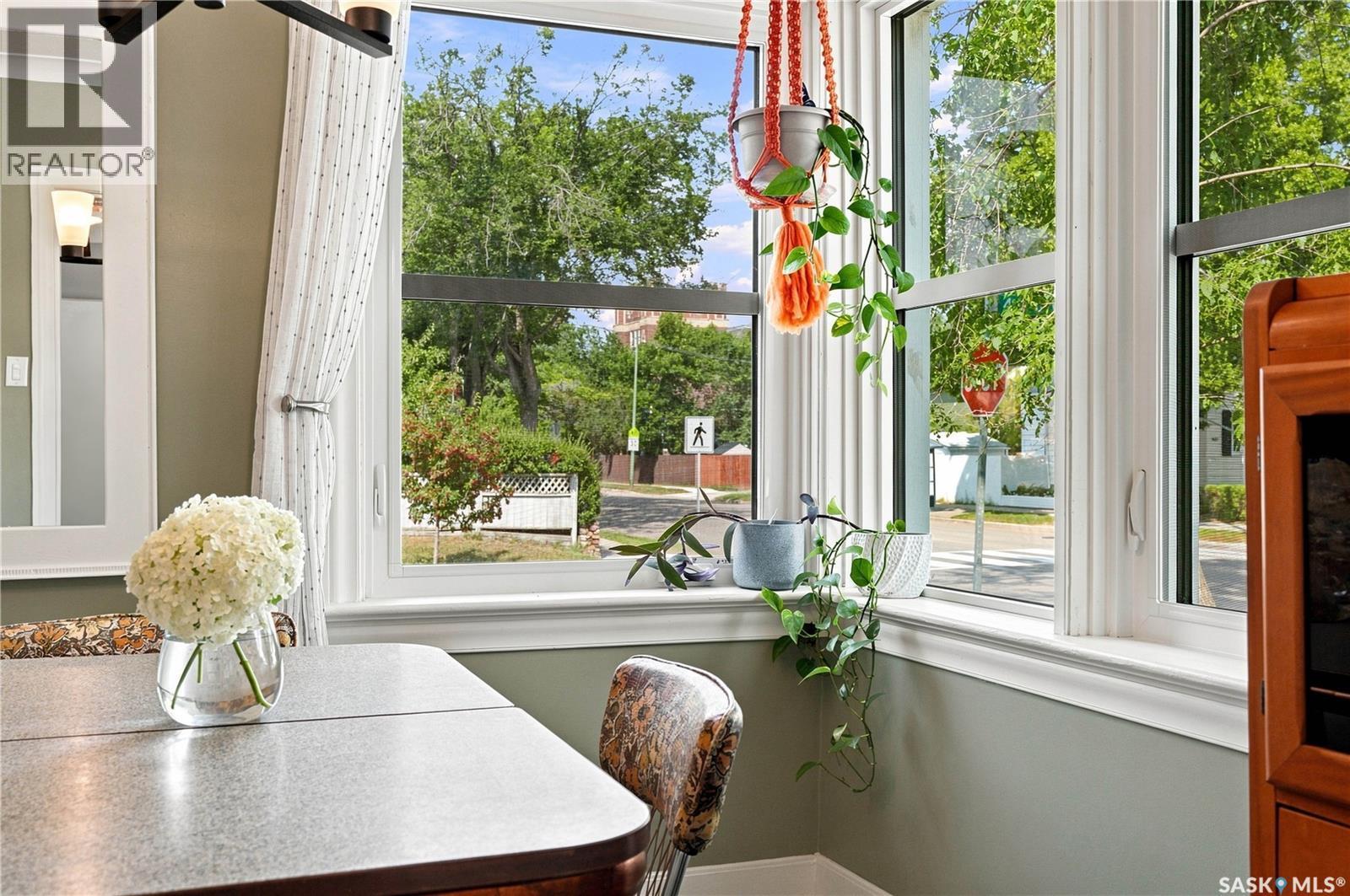 1502 Lorne Avenue, Saskatoon, SK - Indoor Photo Showing Dining Room