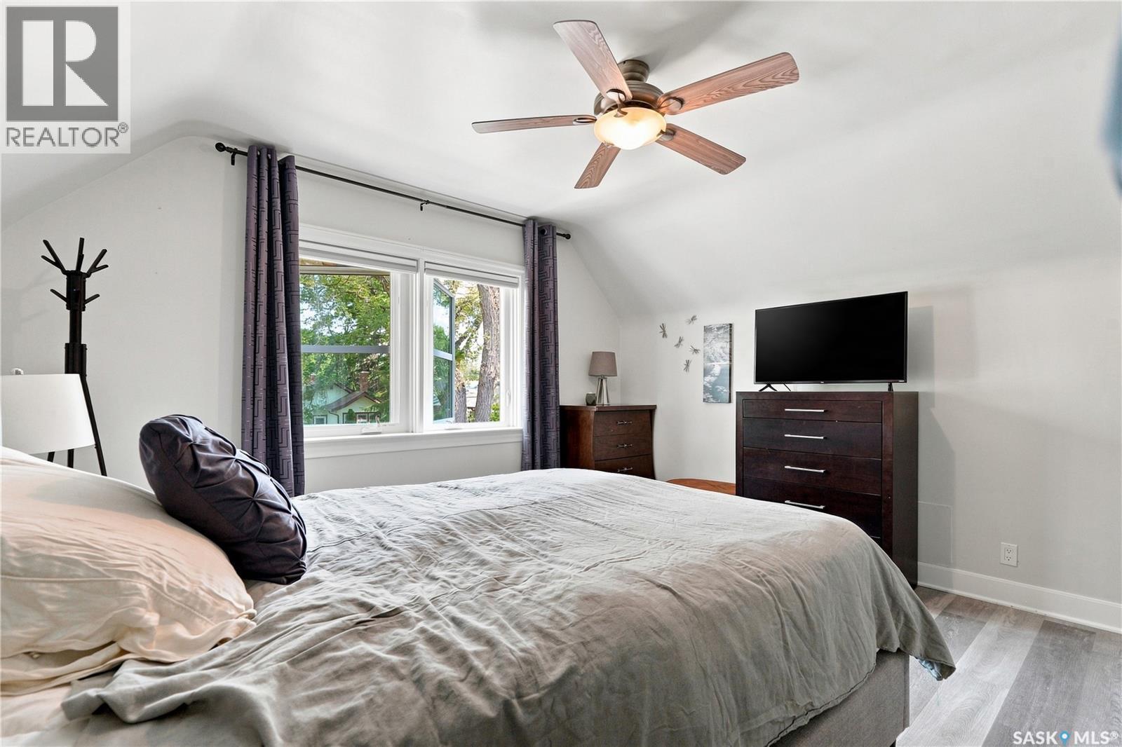 1502 Lorne Avenue, Saskatoon, SK - Indoor Photo Showing Bedroom