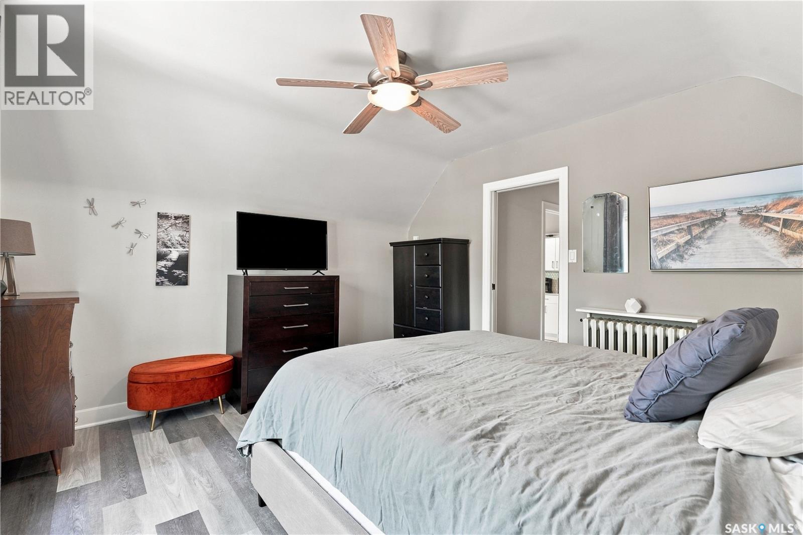 1502 Lorne Avenue, Saskatoon, SK - Indoor Photo Showing Bedroom