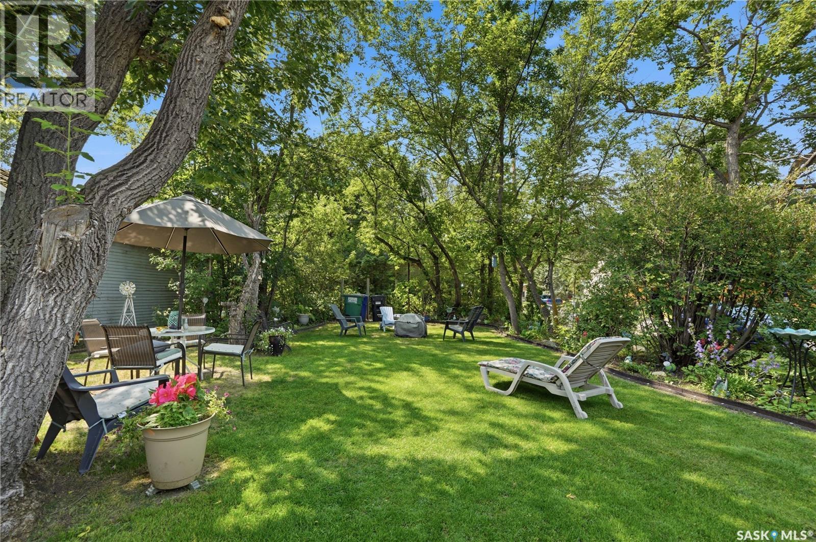 1502 Lorne Avenue, Saskatoon, SK - Outdoor