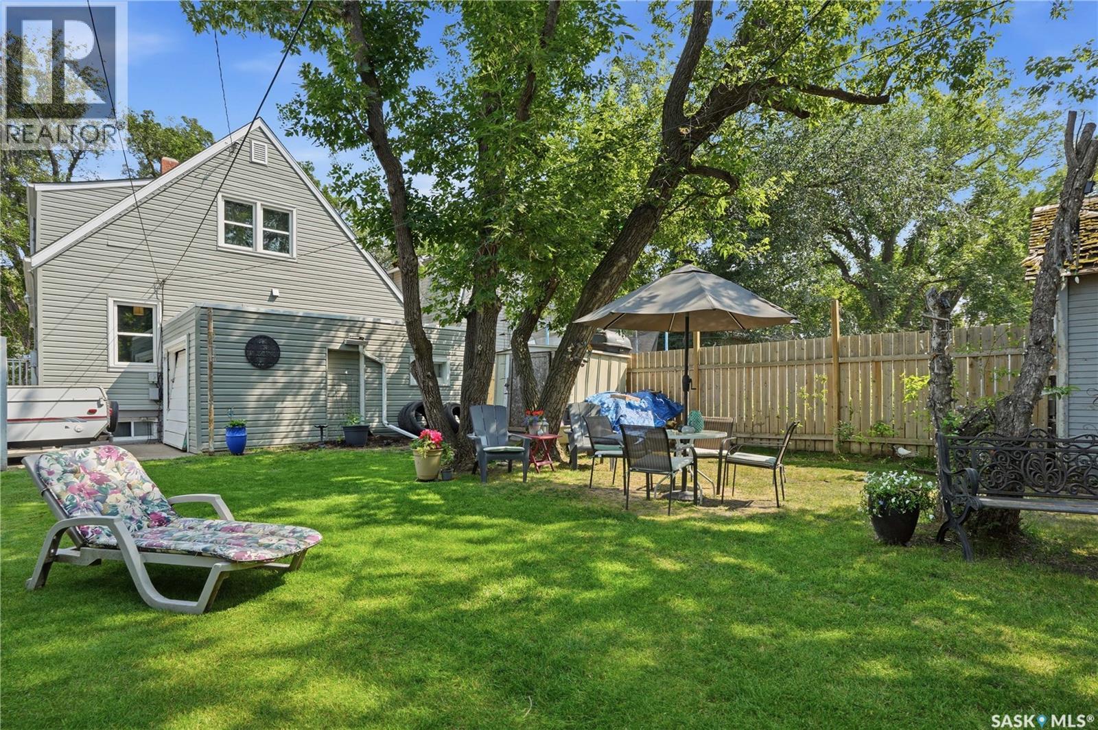 1502 Lorne Avenue, Saskatoon, SK - Outdoor