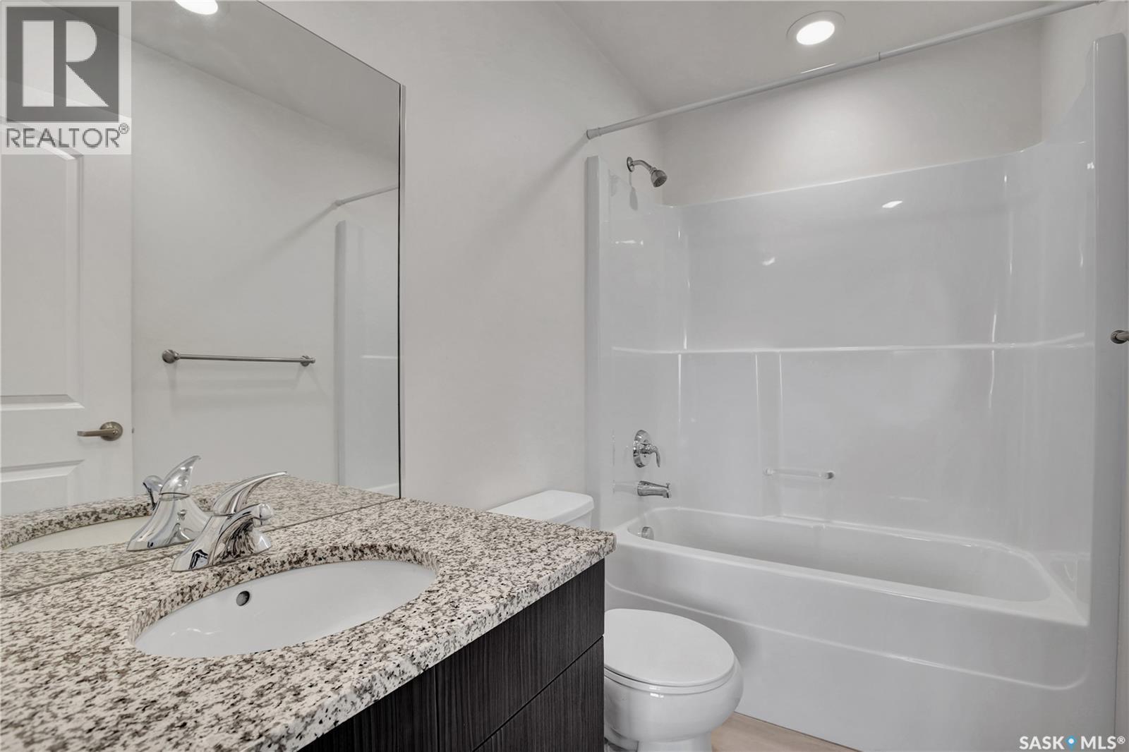 308 770 Childers Crescent, Saskatoon, SK - Indoor Photo Showing Bathroom
