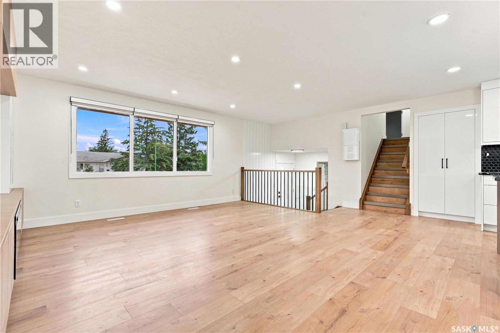 702 Mckercher Drive, Saskatoon, SK - Indoor