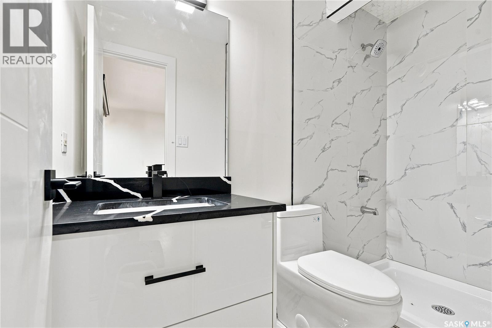 702 Mckercher Drive, Saskatoon, SK - Indoor Photo Showing Bathroom