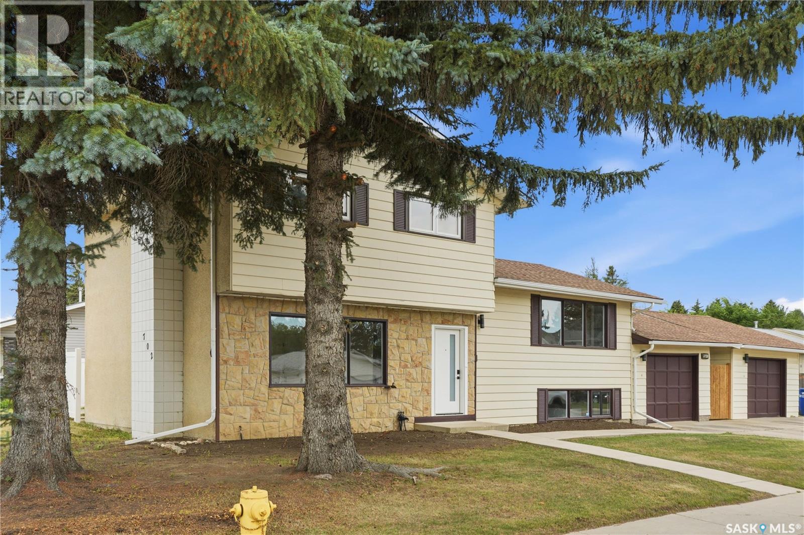 702 Mckercher Drive, Saskatoon, SK - Outdoor