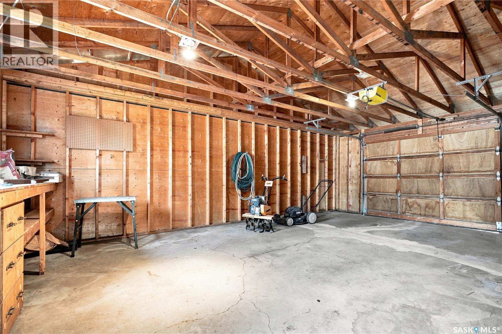 702 Mckercher Drive, Saskatoon, SK - Indoor