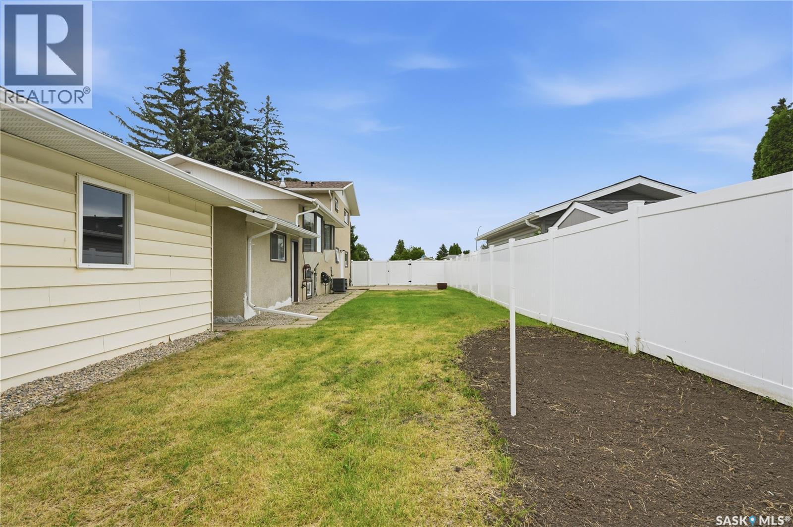 702 Mckercher Drive, Saskatoon, SK - Outdoor