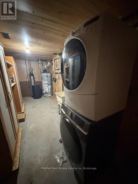 22 Calais Place E, Kitchener, ON - Indoor Photo Showing Laundry Room