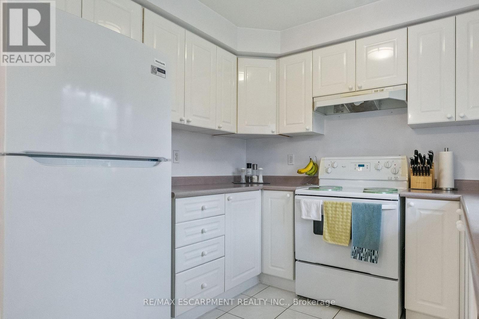 16 Whiteface Crescent, Brampton, ON - Indoor Photo Showing Kitchen