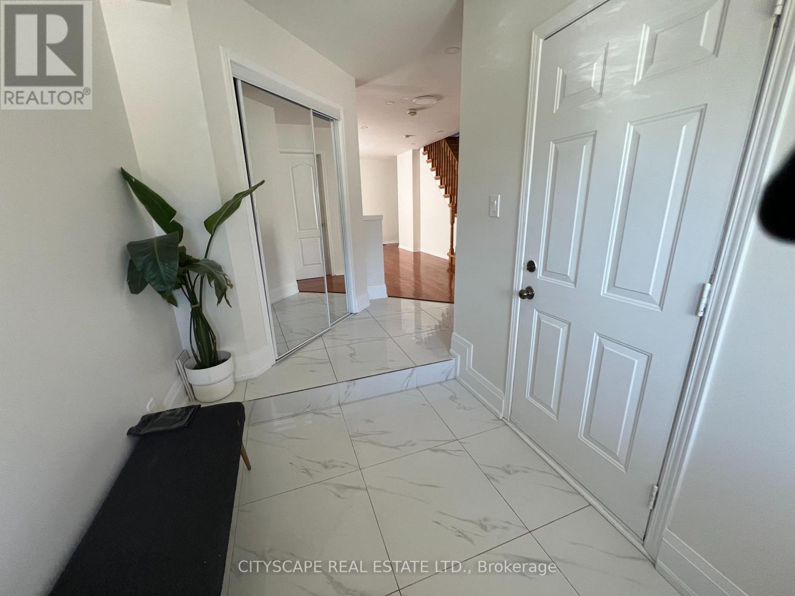 637 Dolly Bird Lane, Mississauga, ON - Indoor Photo Showing Other Room