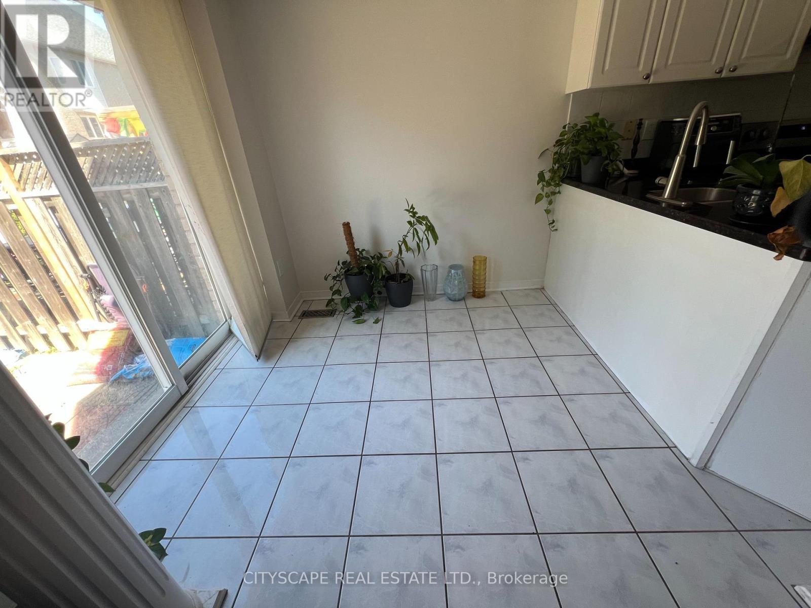 637 Dolly Bird Lane, Mississauga, ON - Indoor