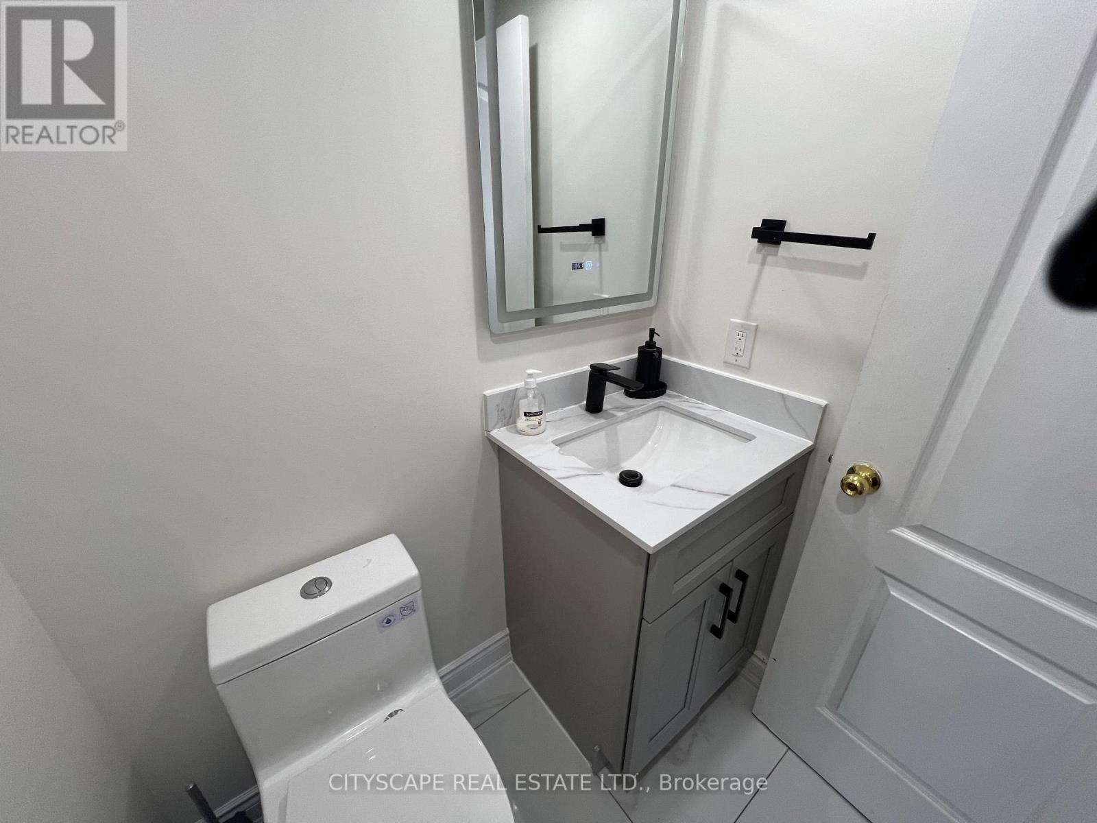 637 Dolly Bird Lane, Mississauga, ON - Indoor