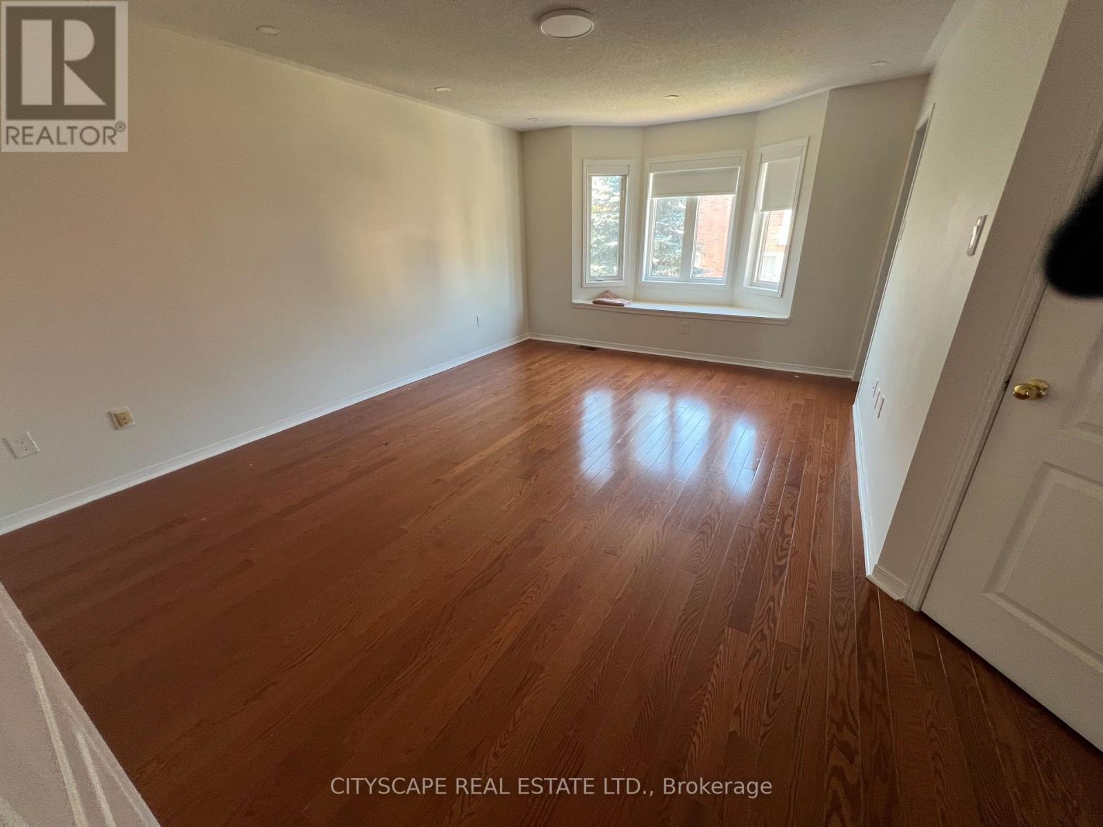 637 Dolly Bird Lane, Mississauga, ON - Indoor Photo Showing Other Room