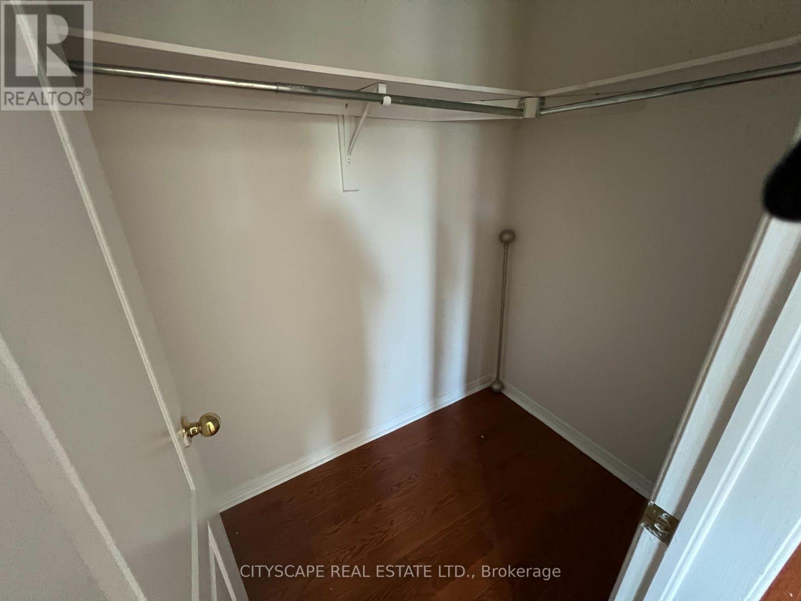 637 Dolly Bird Lane, Mississauga, ON - Indoor With Storage