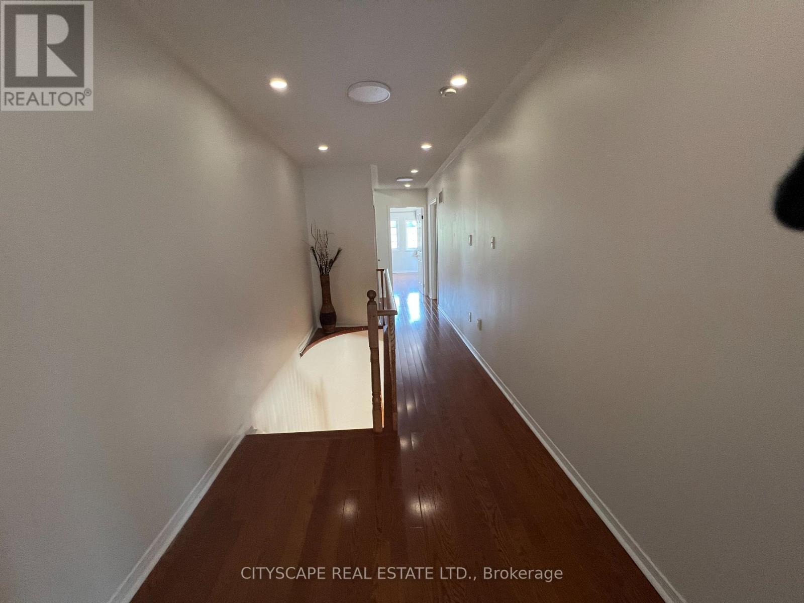 637 Dolly Bird Lane, Mississauga, ON - Indoor Photo Showing Other Room