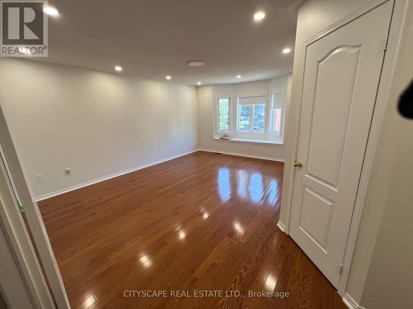 637 Dolly Bird Lane, Mississauga, ON - Indoor Photo Showing Other Room
