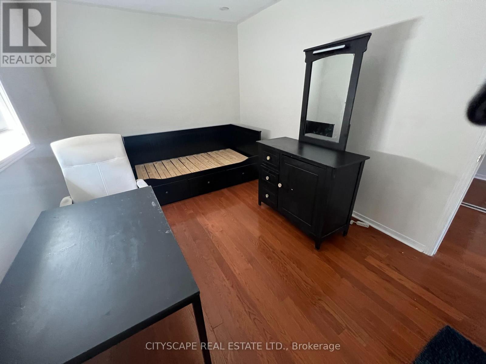 637 Dolly Bird Lane, Mississauga, ON - Indoor Photo Showing Other Room