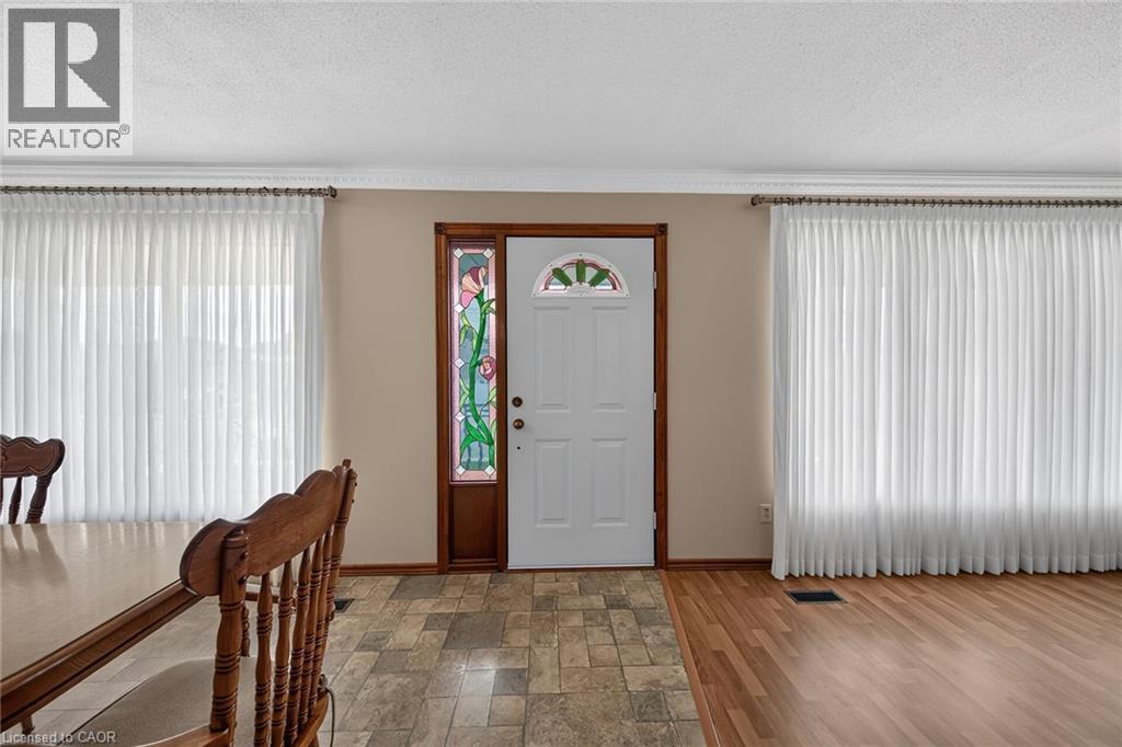 39 Algonquin Court, Hamilton, ON - Indoor
