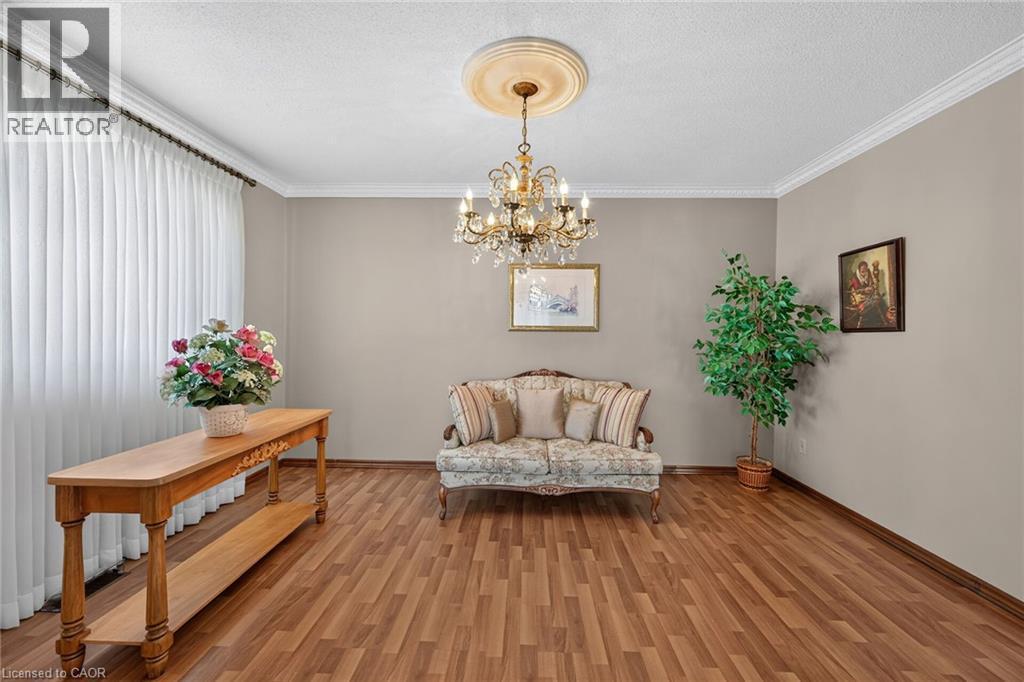 39 Algonquin Court, Hamilton, ON - Indoor Photo Showing Other Room