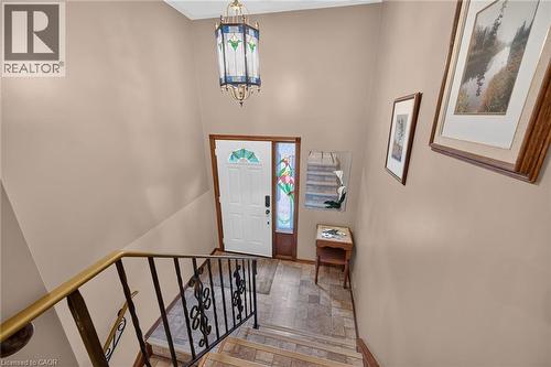 39 Algonquin Court, Hamilton, ON - Indoor Photo Showing Other Room