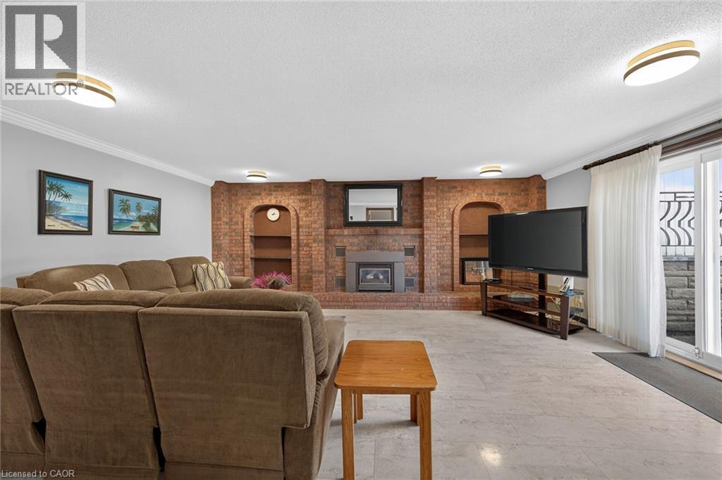 39 Algonquin Court, Hamilton, ON - Indoor Photo Showing Other Room With Fireplace