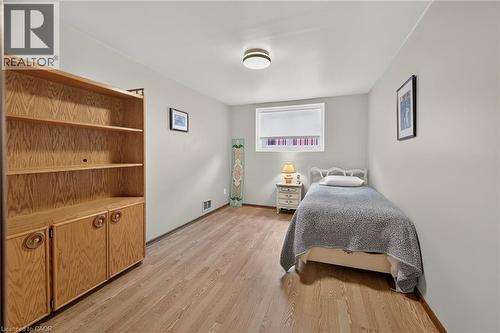 39 Algonquin Court, Hamilton, ON - Indoor Photo Showing Bedroom