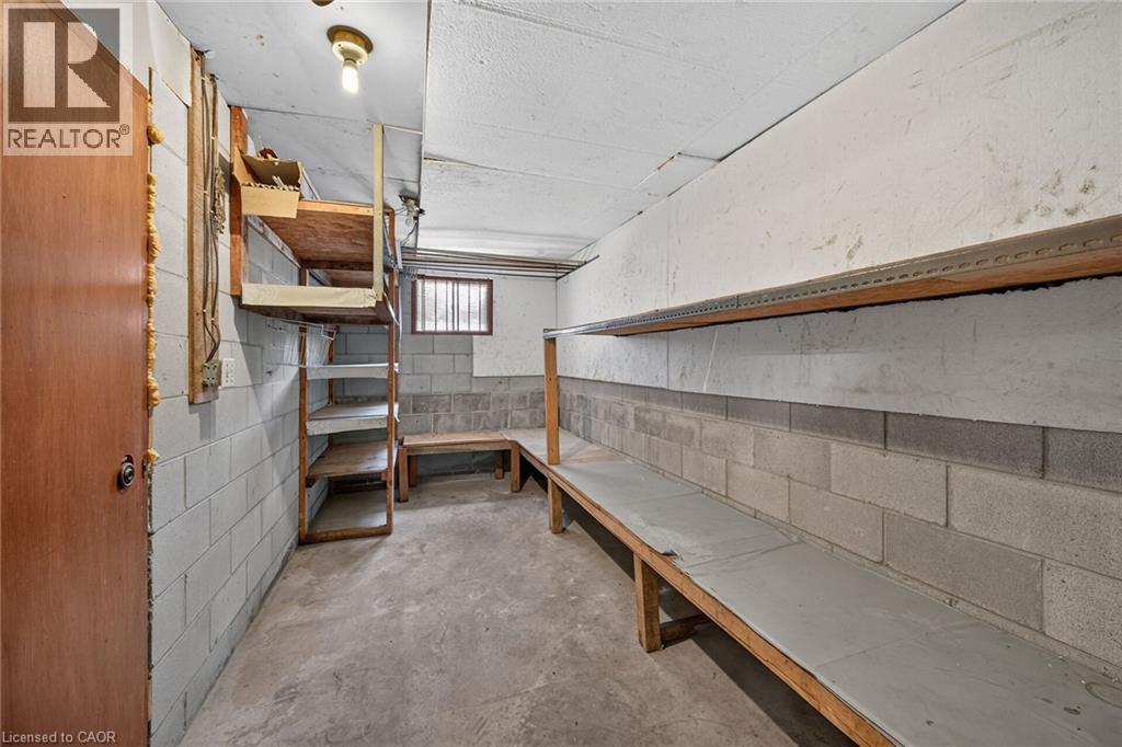 39 Algonquin Court, Hamilton, ON - Indoor Photo Showing Other Room