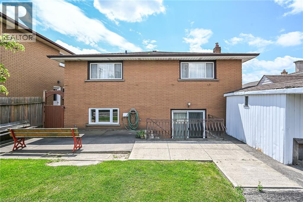 39 Algonquin Court, Hamilton, ON - Outdoor With Exterior