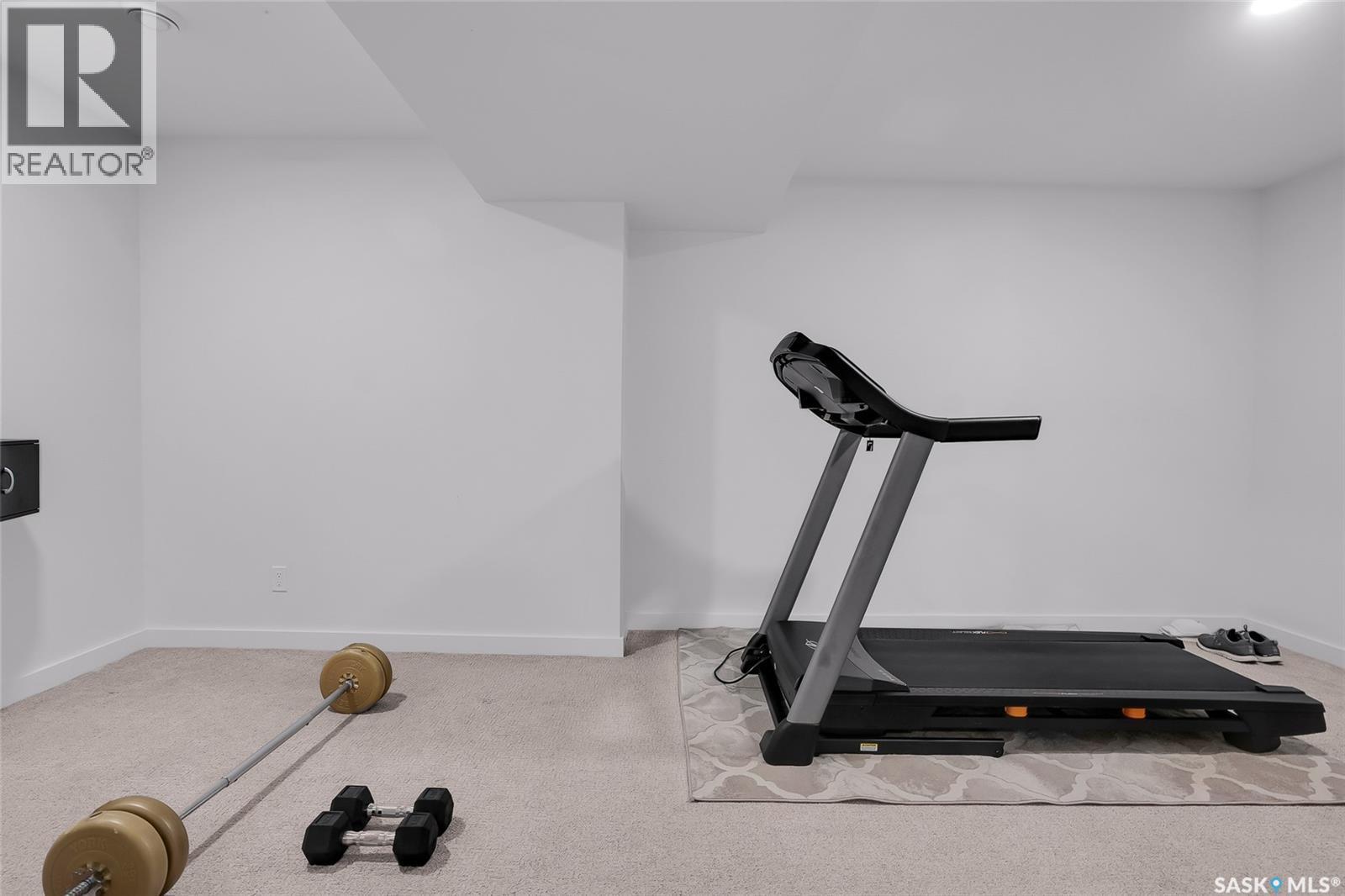 404 Underhill Road, Saskatoon, SK - Indoor Photo Showing Gym Room