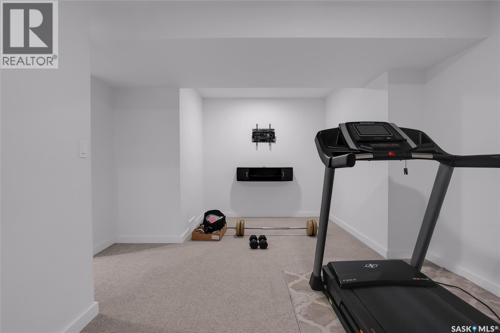 404 Underhill Road, Saskatoon, SK - Indoor Photo Showing Gym Room