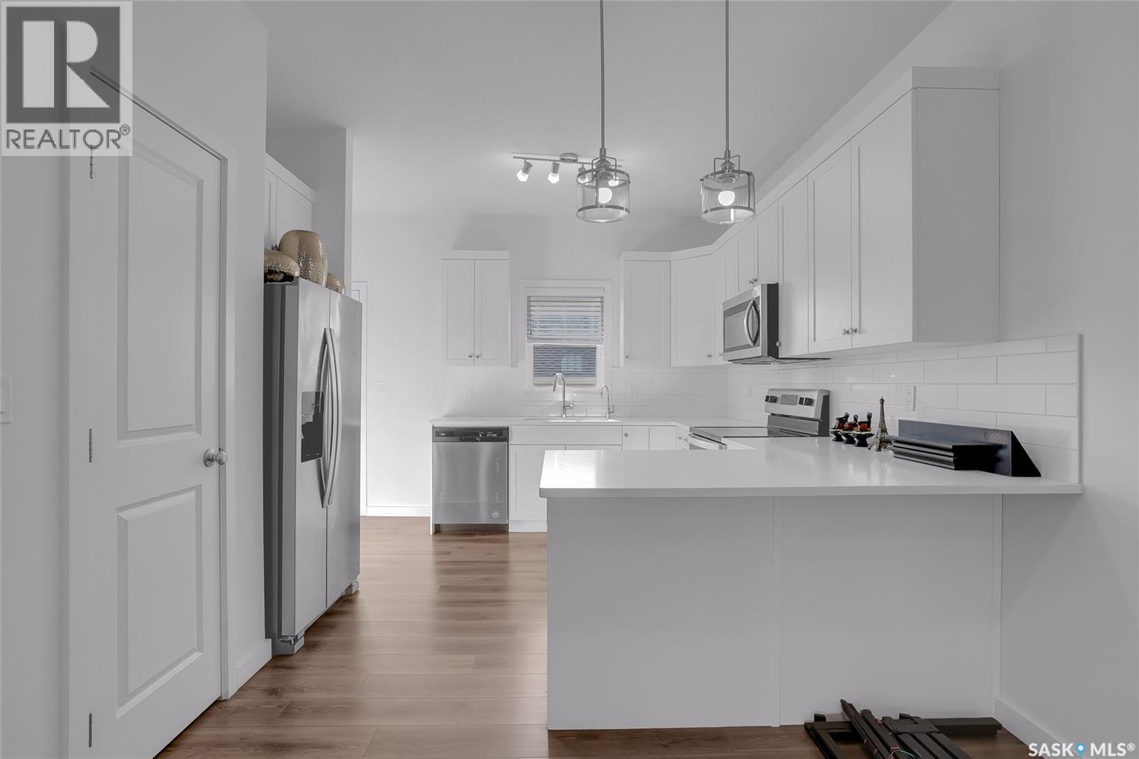 404 Underhill Road, Saskatoon, SK - Indoor Photo Showing Kitchen With Upgraded Kitchen