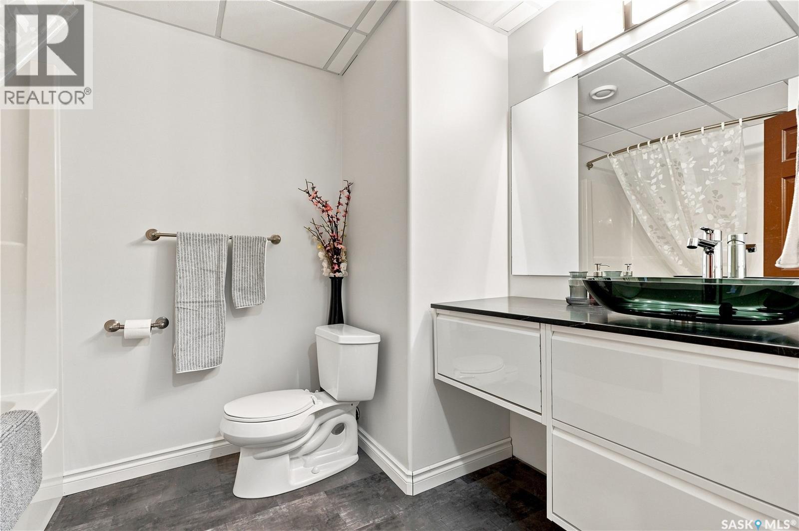 506 Antler Crescent, Warman, SK - Indoor Photo Showing Bathroom