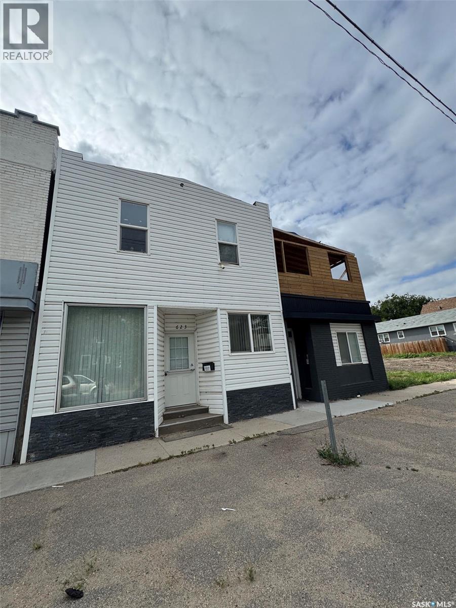 623 H Avenue S, Saskatoon, SK - Outdoor