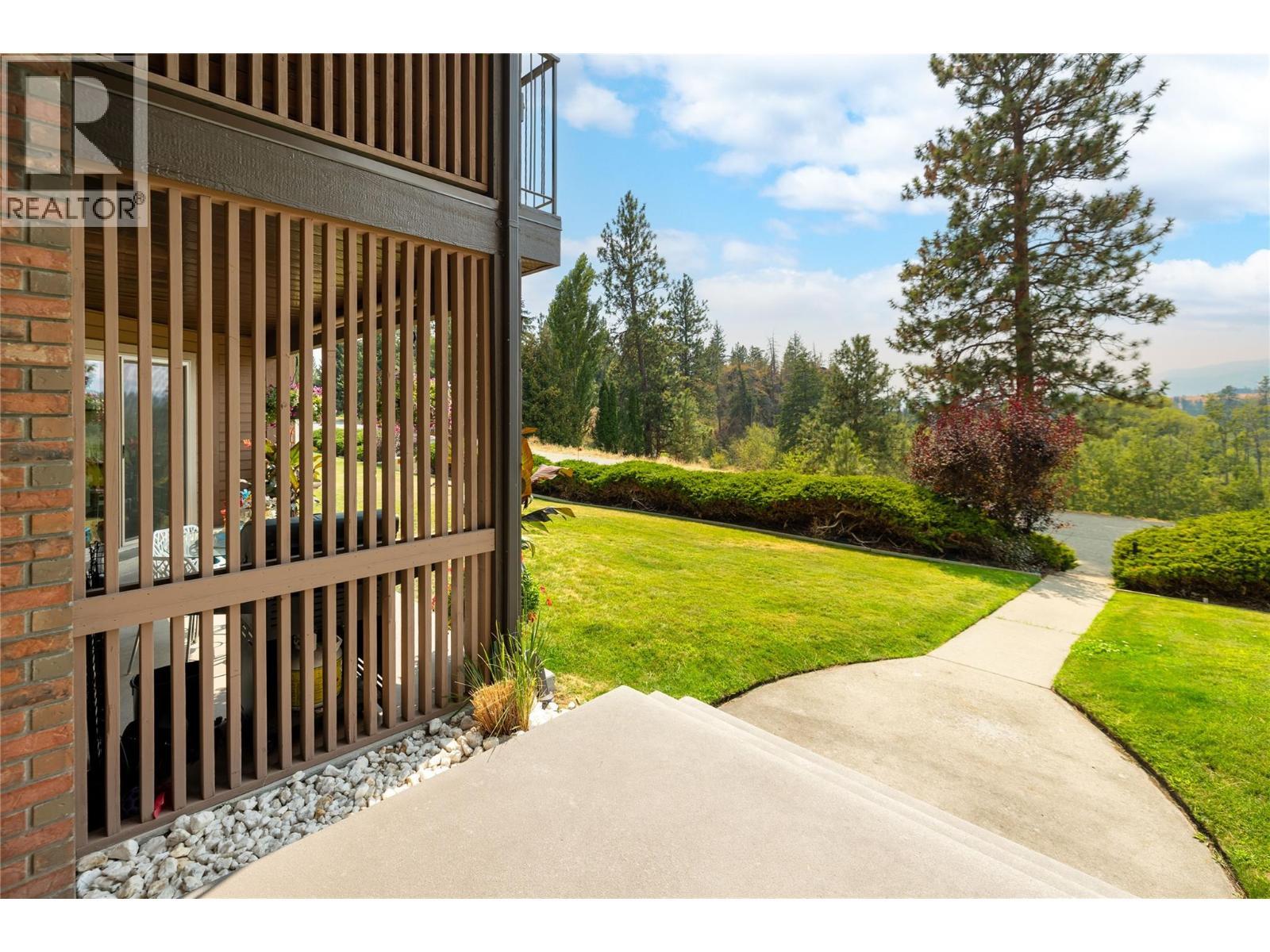 Front Entrance - 2226 Golf Course Drive, West Kelowna, BC - Outdoor