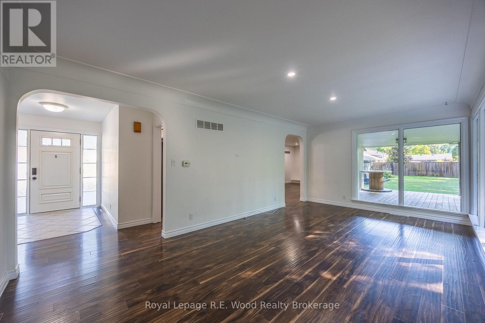 6 Highland Drive, Tillsonburg, ON - Indoor Photo Showing Other Room