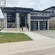 UPPER - 92 BERKELY STREET Wasaga Beach, ON L9Z 0K5