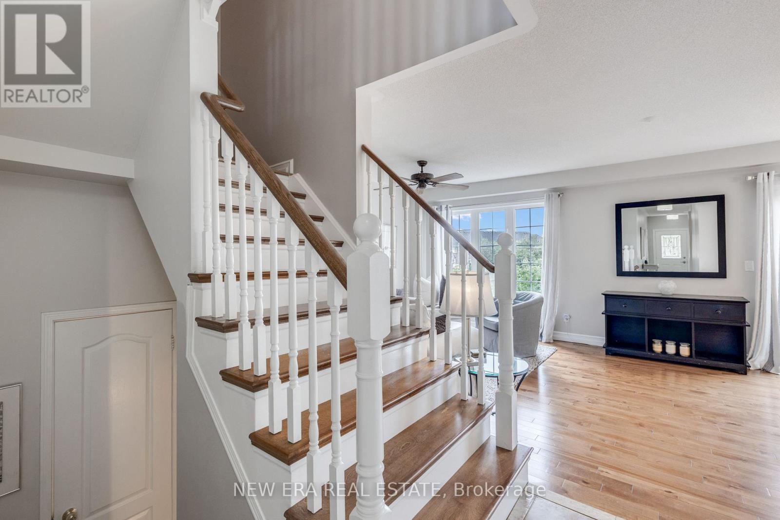 44 Millcliff Circle, Aurora, ON - Indoor Photo Showing Other Room