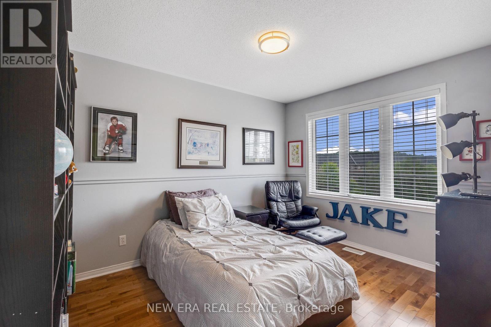 44 Millcliff Circle, Aurora, ON - Indoor Photo Showing Bedroom