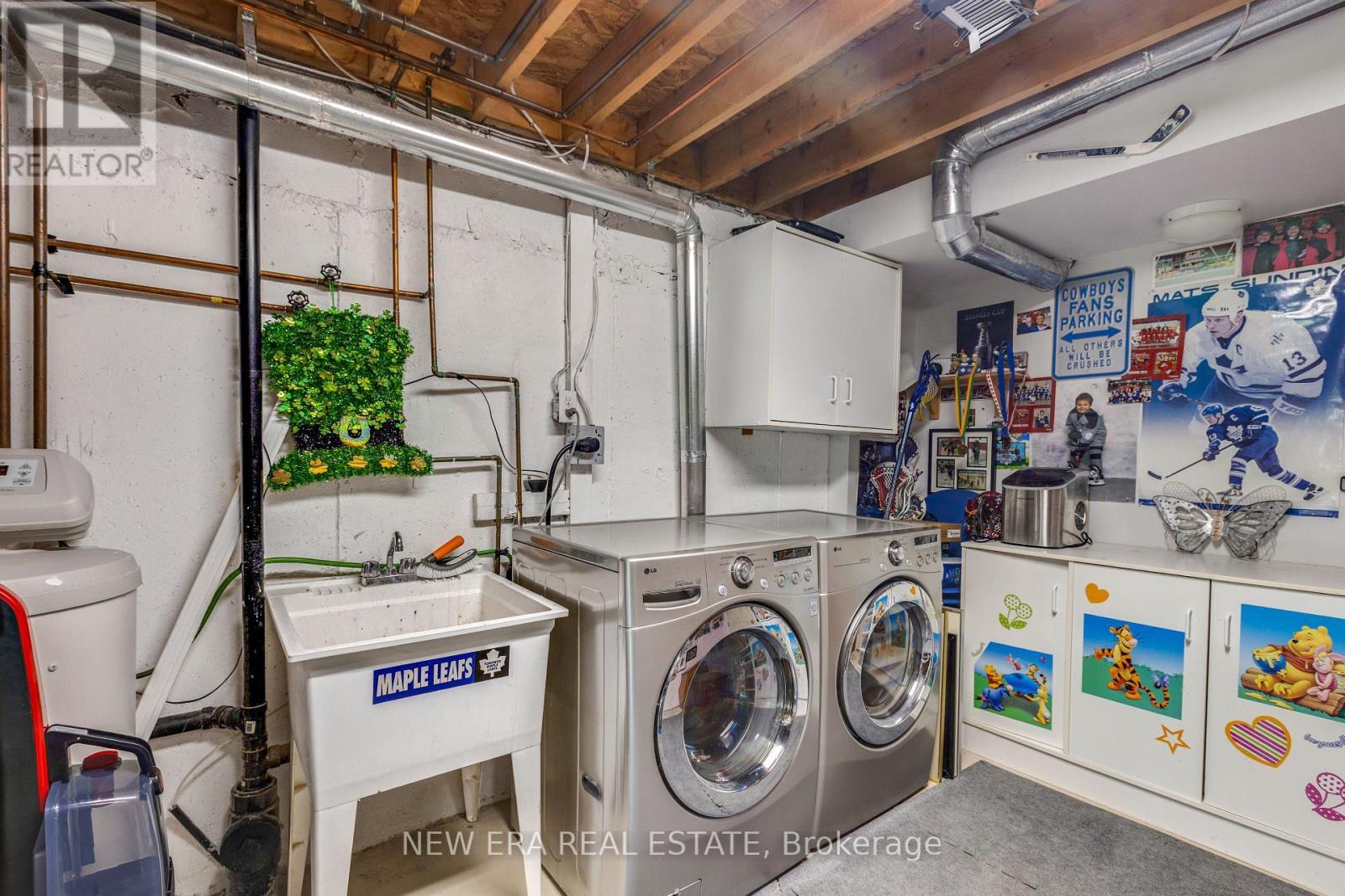 44 Millcliff Circle, Aurora, ON - Indoor Photo Showing Laundry Room