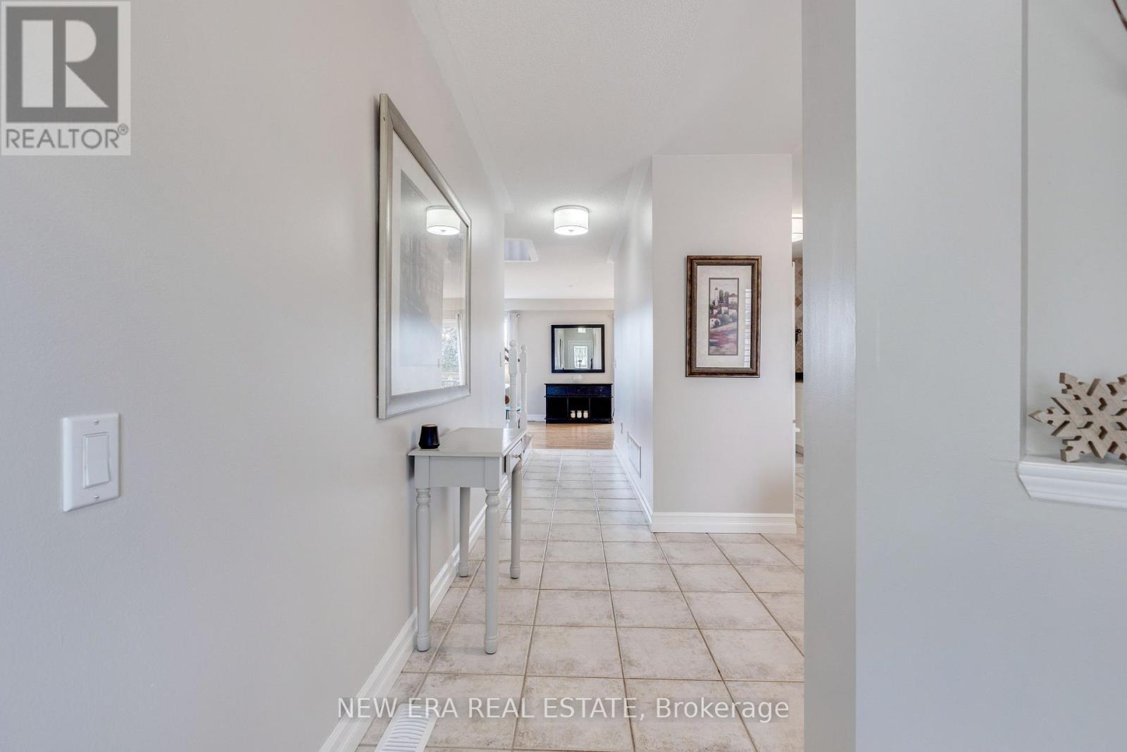 44 Millcliff Circle, Aurora, ON - Indoor Photo Showing Other Room