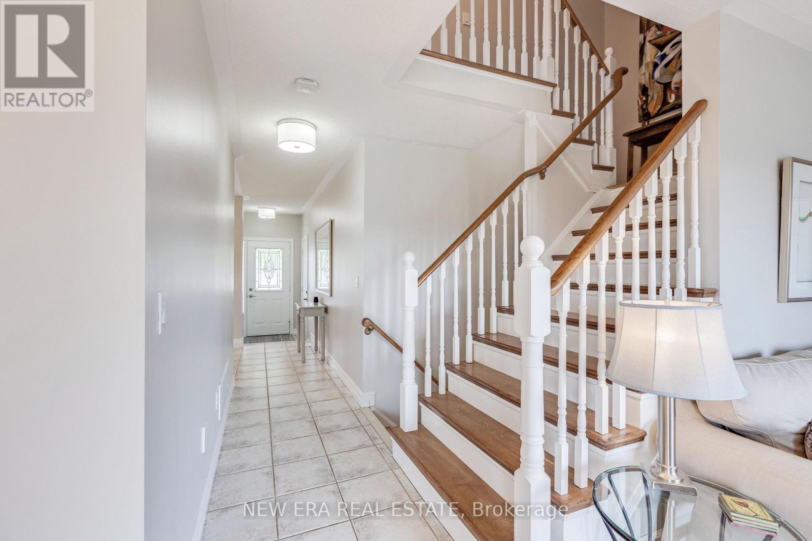 44 Millcliff Circle, Aurora, ON - Indoor Photo Showing Other Room