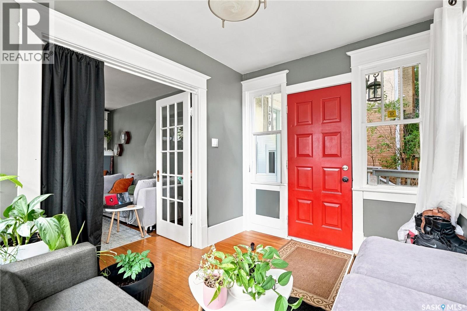 179 Angus Crescent, Regina, SK - Indoor Photo Showing Living Room