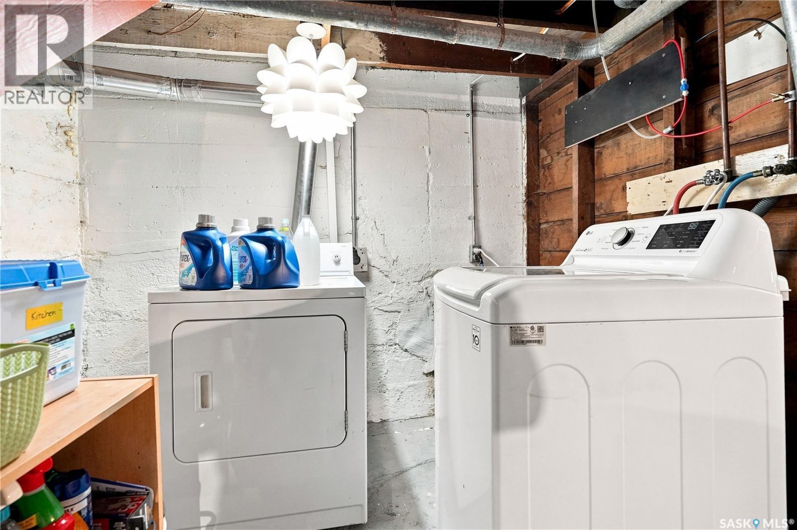 179 Angus Crescent, Regina, SK - Indoor Photo Showing Laundry Room