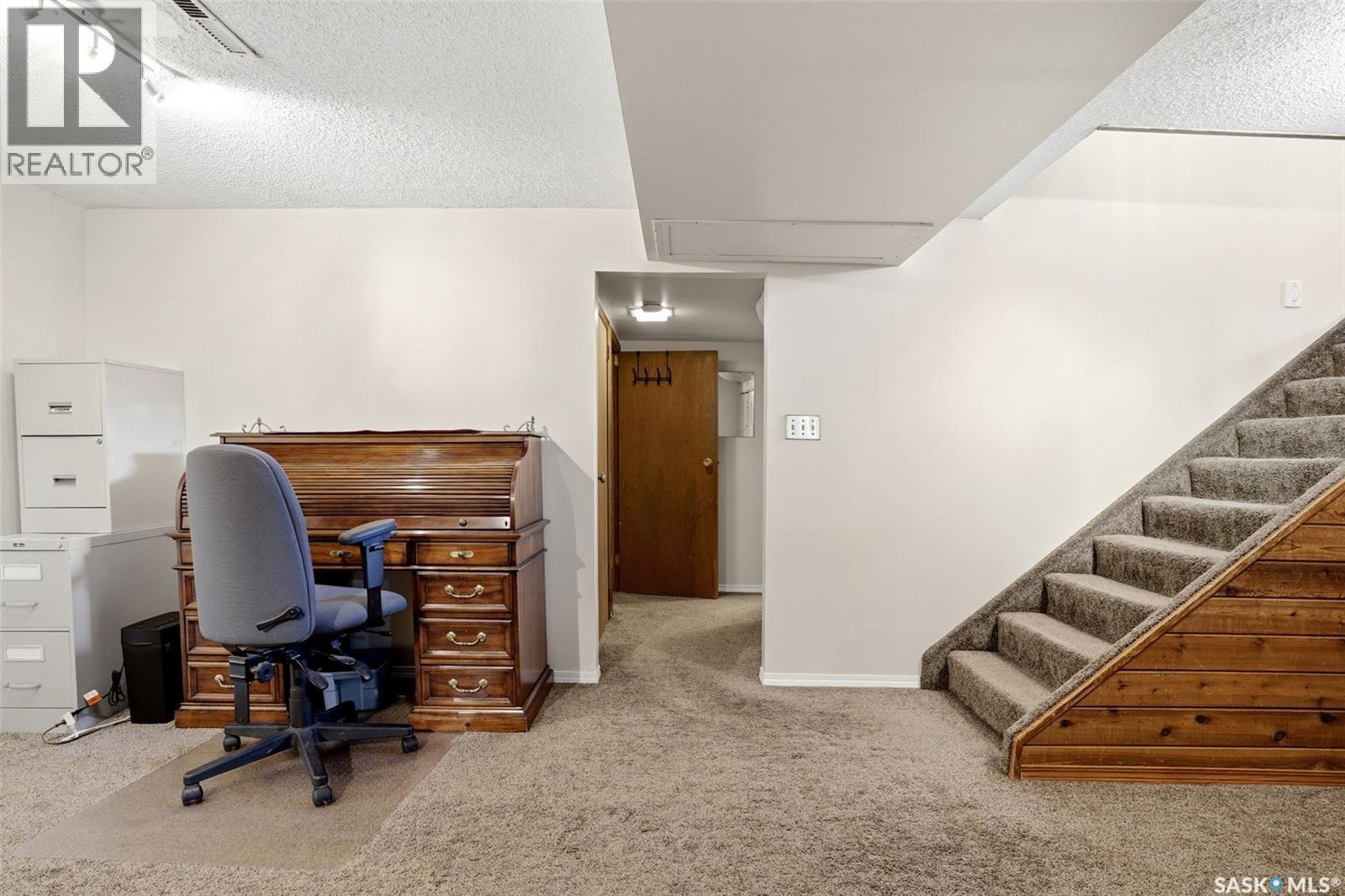 60 Krivel Crescent, Regina, SK - Indoor Photo Showing Office