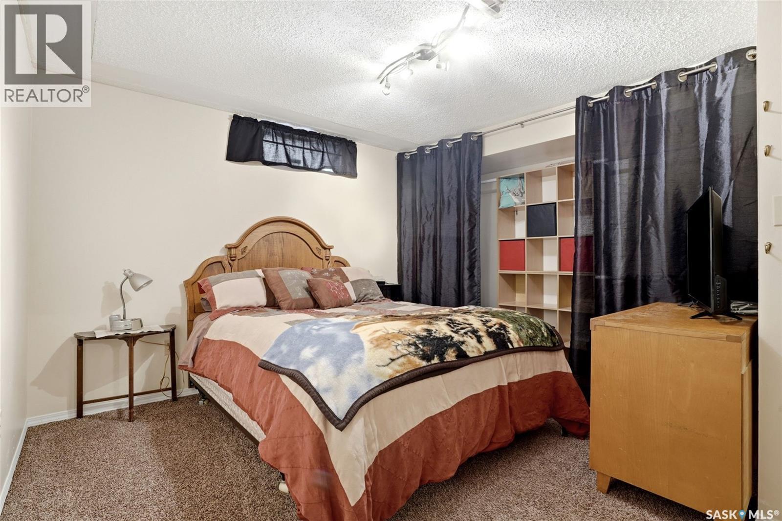 60 Krivel Crescent, Regina, SK - Indoor Photo Showing Bedroom