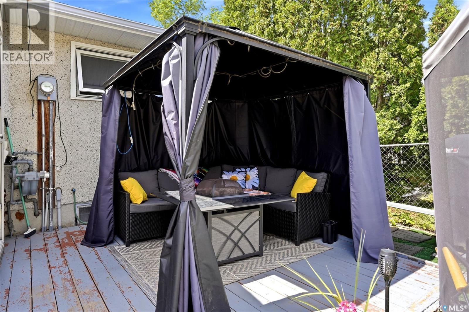 60 Krivel Crescent, Regina, SK - Outdoor With Exterior