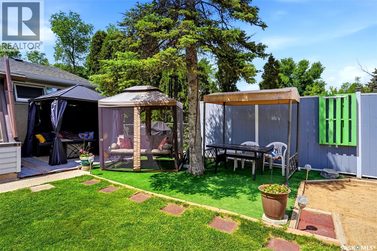 60 Krivel Crescent, Regina, SK - Outdoor