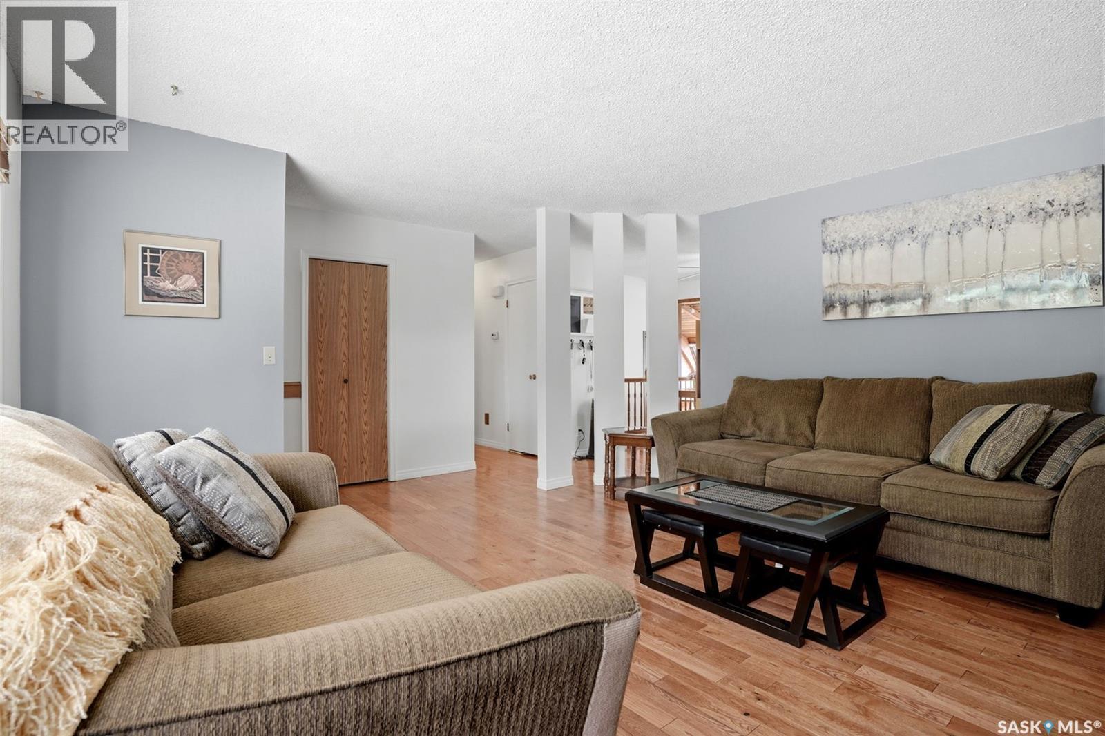 60 Krivel Crescent, Regina, SK - Indoor Photo Showing Living Room