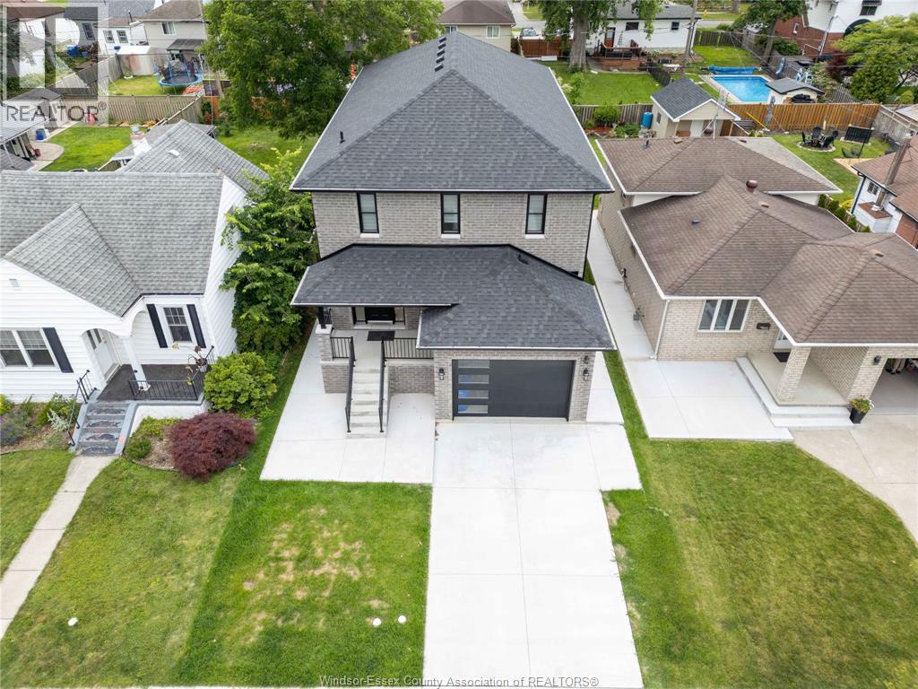 1019 Glidden, Windsor, ON - Outdoor With Facade